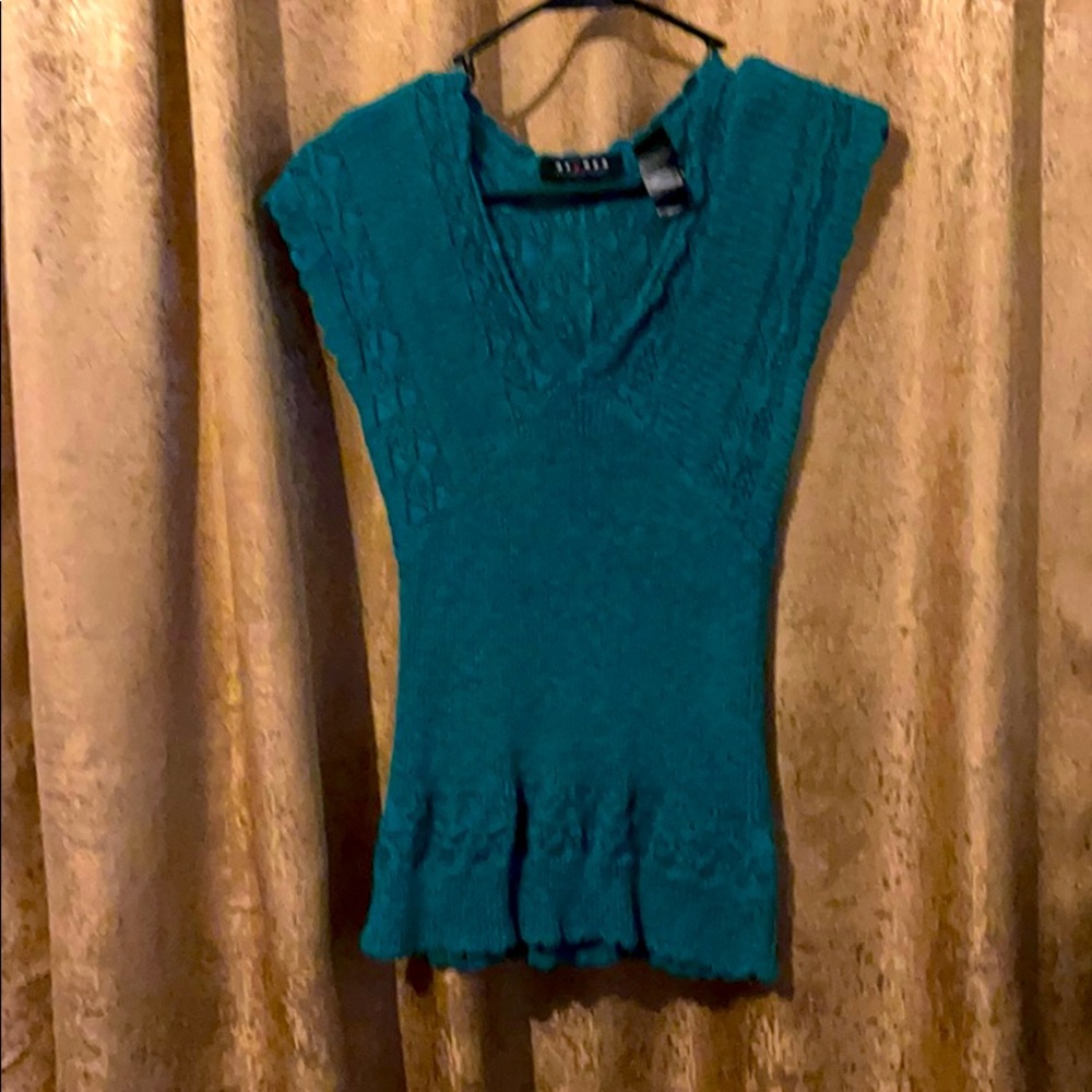 Access size medium cotton knit short sleeve top